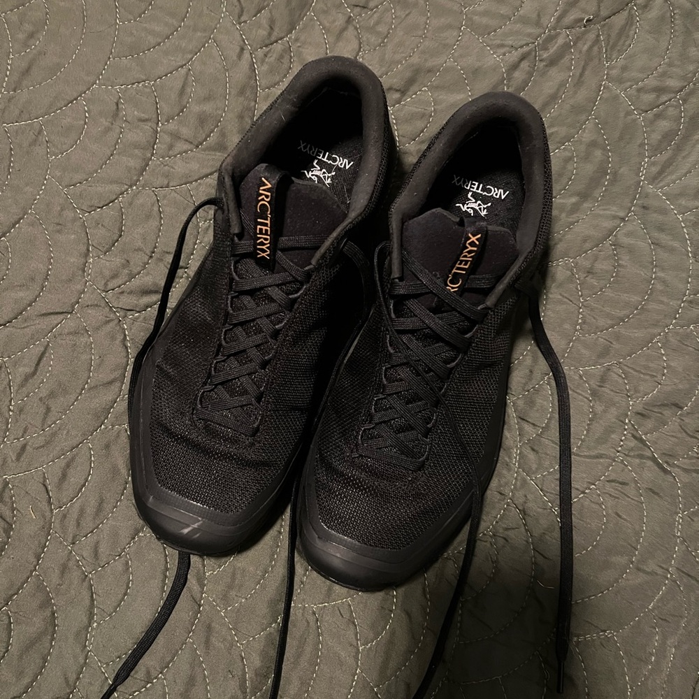Arc'teryx Black Athletic Shoes Sleek Minimalist Design